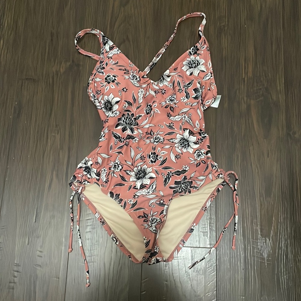 One piece floral swimsuit size XS